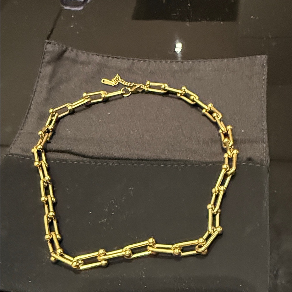 Elegant Gold Chain Necklace